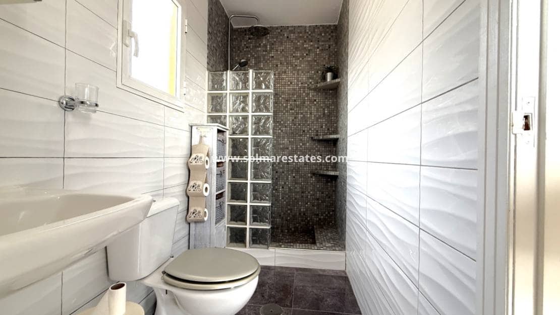 3 bedroom Apartment for sale in La Zenia with pool - € 204,900 (Ref: 9363009)