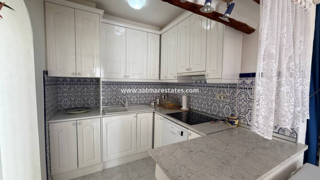 2 Zimmer Haus zu verkaufen in Villamartin mit Pool - 199.900 € (Ref: 9363011)