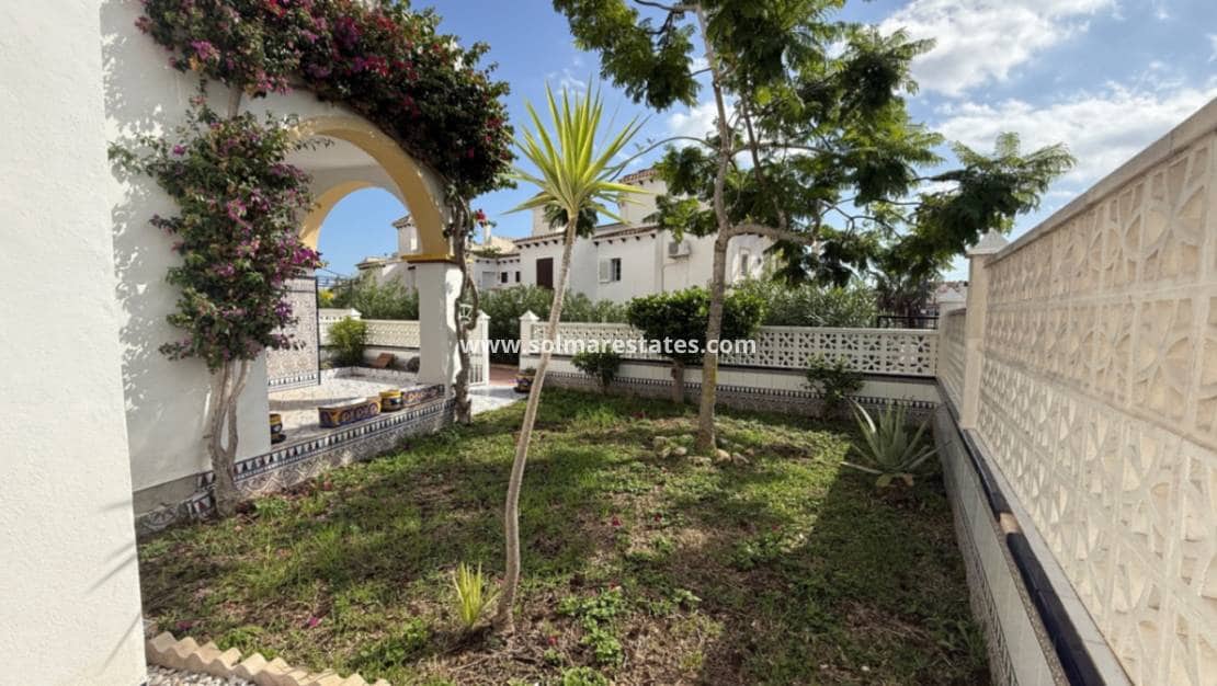 2 Zimmer Haus zu verkaufen in Villamartin mit Pool - 199.900 € (Ref: 9363011)