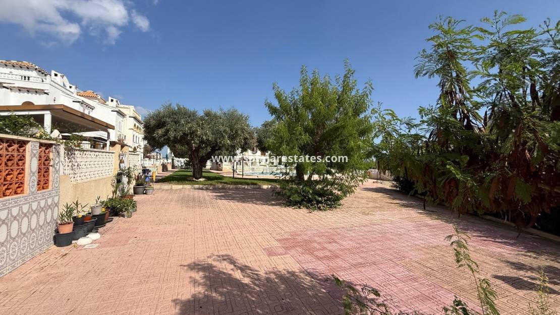 2 bedroom Townhouse for sale in Villamartin with pool - € 199,900 (Ref: 9363011)