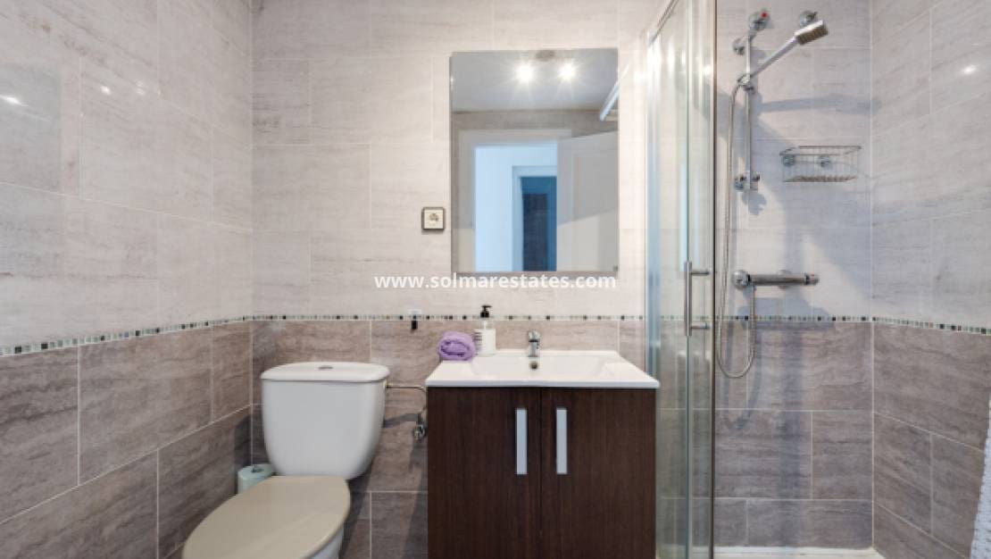 3 soveværelse Lejlighed til salg i La Florida med swimmingpool - € 174.900 (Ref: 9363014)