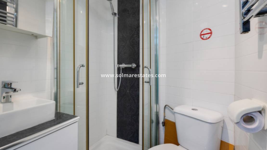 3 soveværelse Lejlighed til salg i La Florida med swimmingpool - € 174.900 (Ref: 9363014)