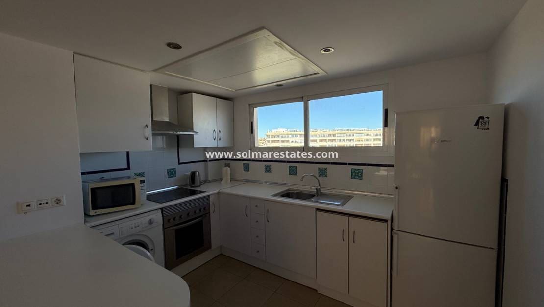 2 Zimmer Apartment zu verkaufen in Playa Flamenca mit Pool - 210.000 € (Ref: 9363015)