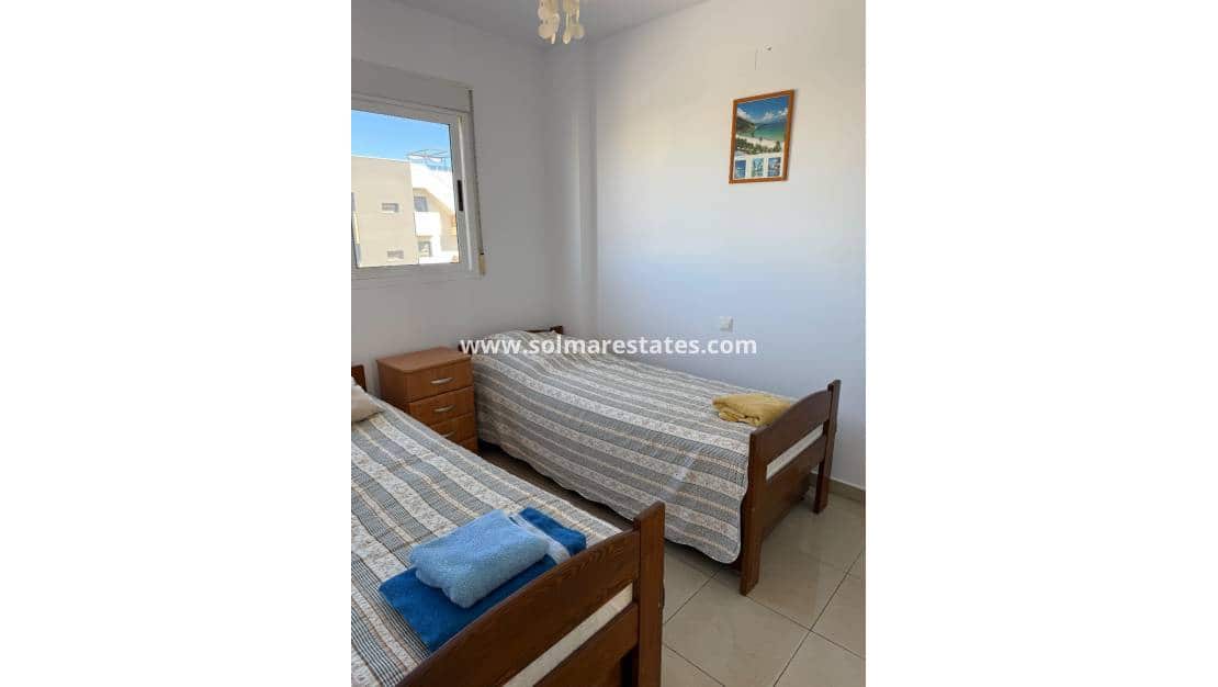 2 Zimmer Apartment zu verkaufen in Playa Flamenca mit Pool - 210.000 € (Ref: 9363015)