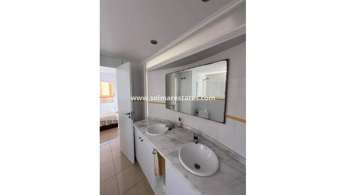 2 Zimmer Apartment zu verkaufen in Playa Flamenca mit Pool - 210.000 € (Ref: 9363015)