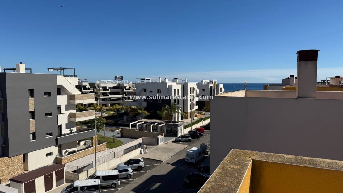 2 Zimmer Apartment zu verkaufen in Playa Flamenca mit Pool - 210.000 € (Ref: 9363015)