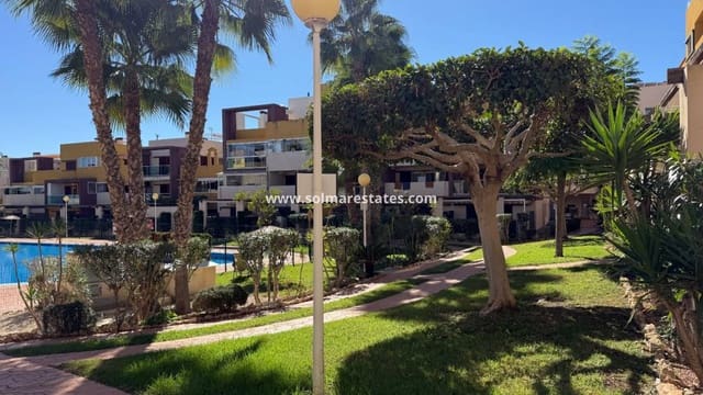 2 Zimmer Apartment zu verkaufen in Playa Flamenca, Orihuela mit Pool - 210.000 € (Ref: 9363015)