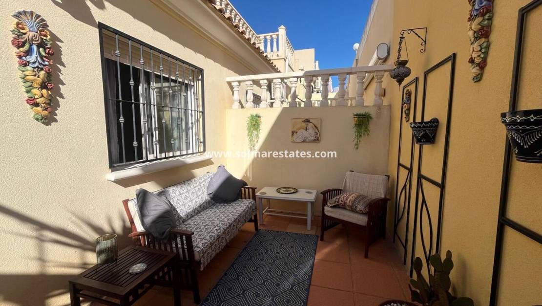 2 chambre Bungalow à vendre à Algorfa avec piscine - 150 000 € (Ref: 9363016)
