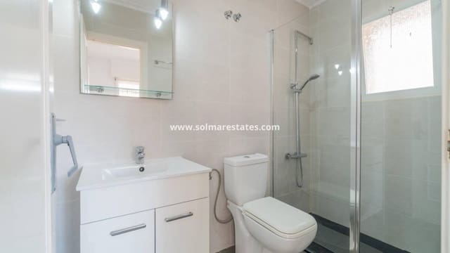 Apartamento de 1 habitación en Los Balcones en venta con piscina - 109.000 € (Ref: 9363017)