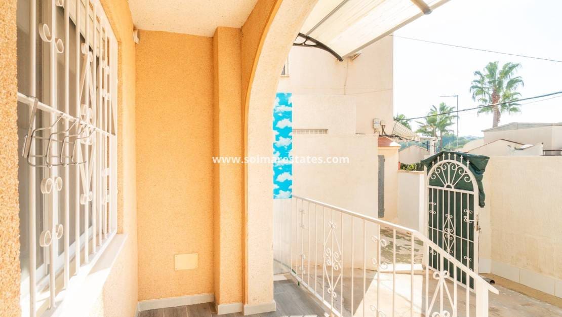 Apartamento de 1 habitación en Los Balcones en venta con piscina - 109.000 € (Ref: 9363017)