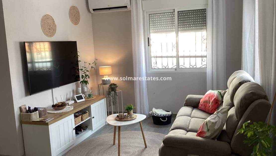 3 soverom Rekkehus til salgs i Los Altos med svømmebasseng - € 265 000 (Ref: 9363212)