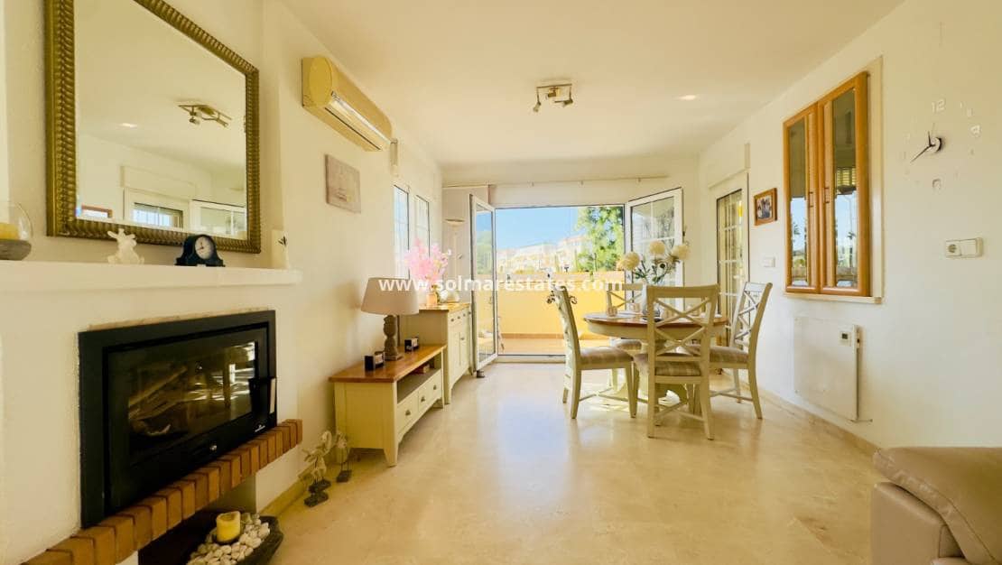 3 makuuhuone Huvila myytävänä paikassa Playa Flamenca mukana uima-altaan - 372 000 € (Ref: 9369117)