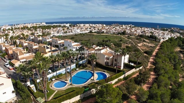 3 makuuhuone Huvila myytävänä paikassa Playa Flamenca, Orihuela mukana uima-altaan - 372 000 € (Ref: 9369117)