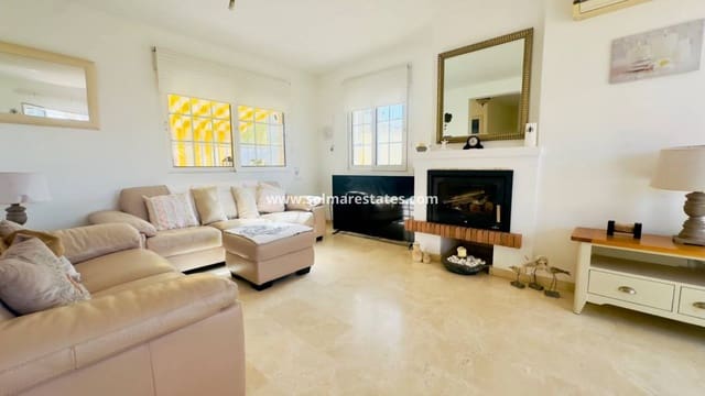 3 makuuhuone Huvila myytävänä paikassa Playa Flamenca, Orihuela mukana uima-altaan - 372 000 € (Ref: 9369117)