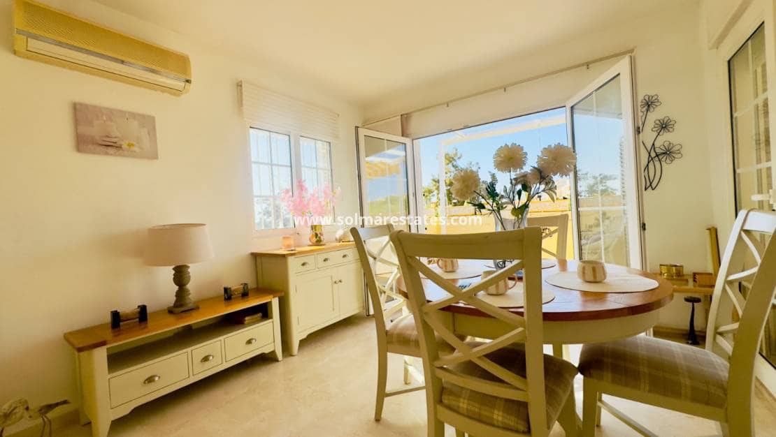 3 makuuhuone Huvila myytävänä paikassa Playa Flamenca mukana uima-altaan - 372 000 € (Ref: 9369117)