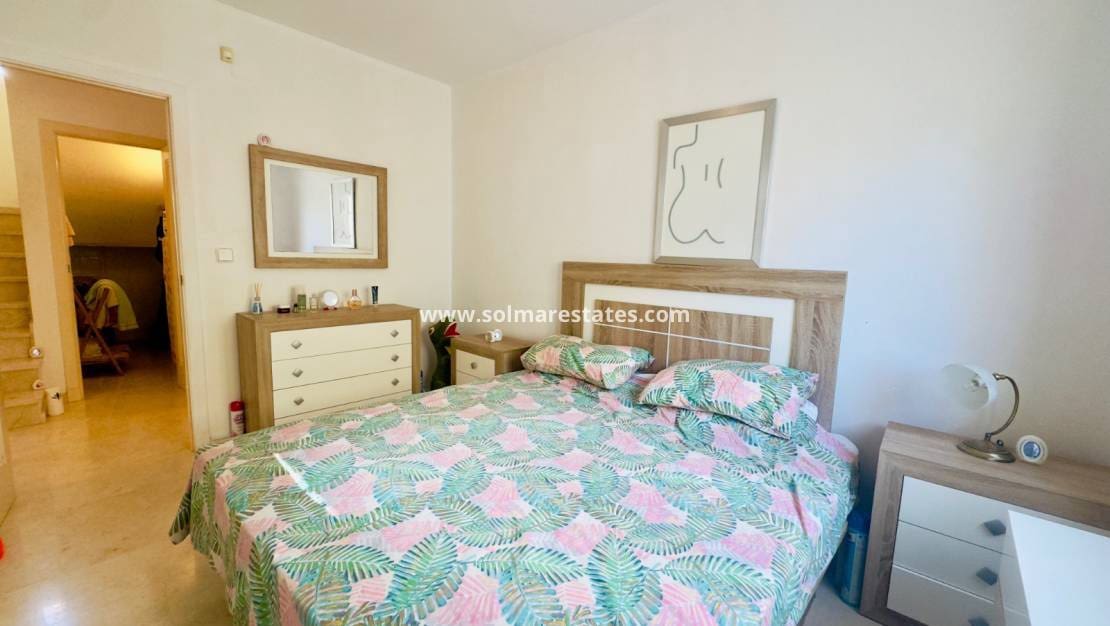 3 makuuhuone Huvila myytävänä paikassa Playa Flamenca mukana uima-altaan - 372 000 € (Ref: 9369117)