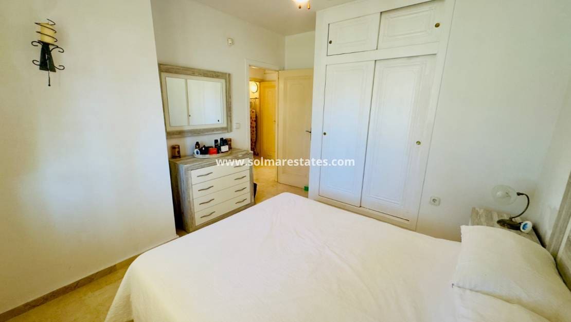 3 makuuhuone Huvila myytävänä paikassa Playa Flamenca mukana uima-altaan - 372 000 € (Ref: 9369117)