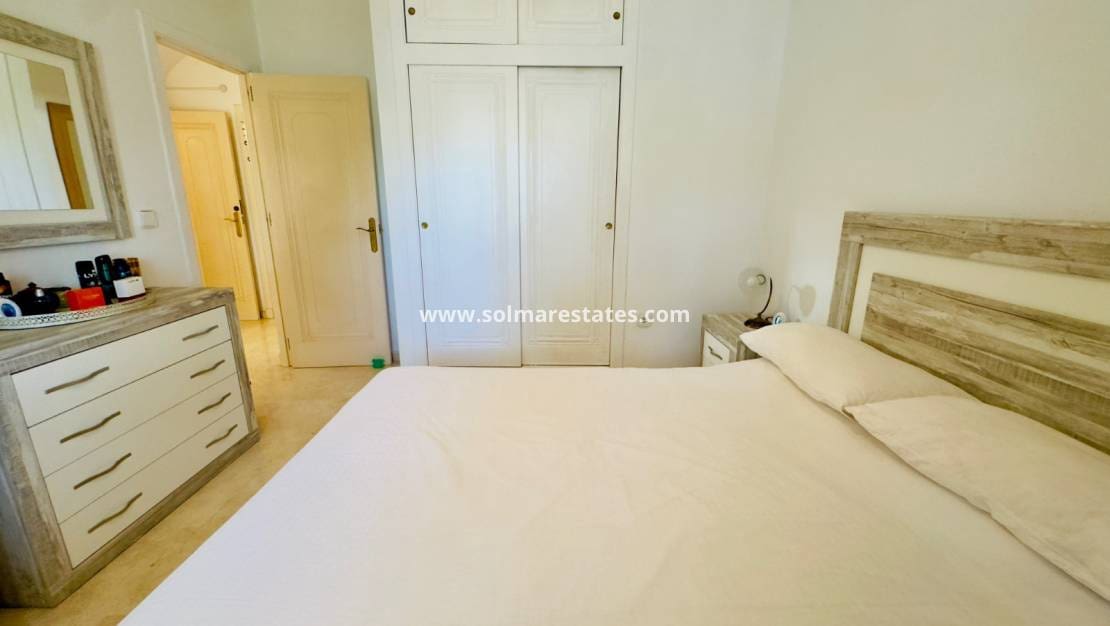 3 makuuhuone Huvila myytävänä paikassa Playa Flamenca mukana uima-altaan - 372 000 € (Ref: 9369117)