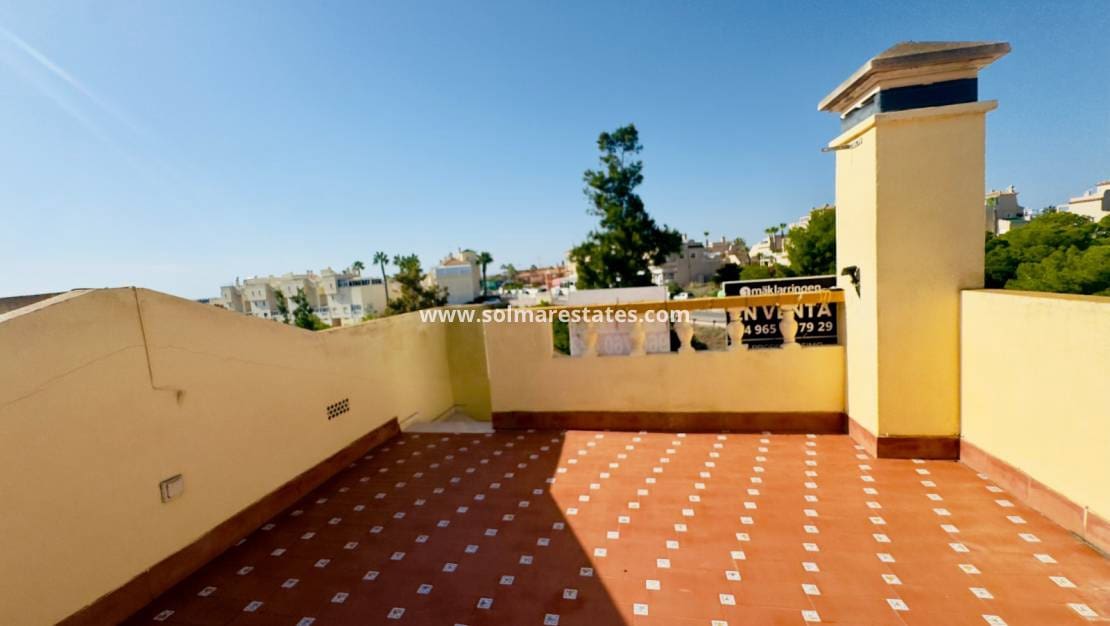 3 soveværelse Villa til salg i Playa Flamenca med swimmingpool - € 369.000 (Ref: 9369117)