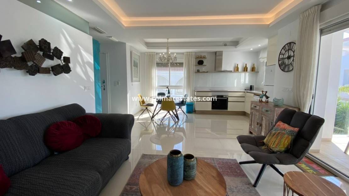 2 Zimmer Apartment zu verkaufen in Ciudad Quesada mit Pool - 299.900 € (Ref: 9369371)