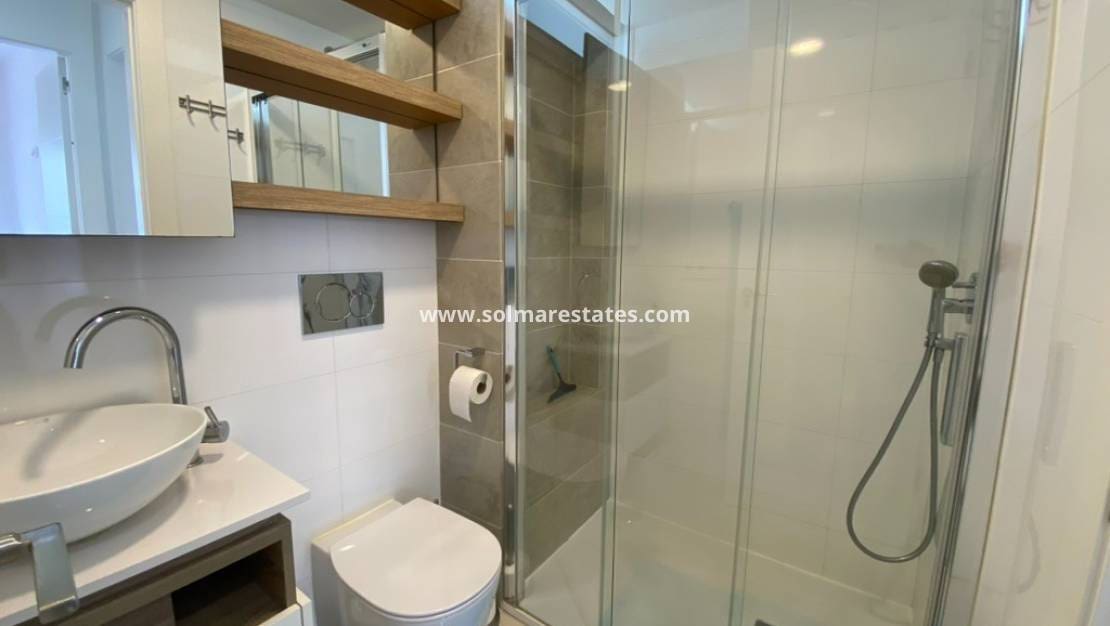 2 Zimmer Apartment zu verkaufen in Ciudad Quesada mit Pool - 299.900 € (Ref: 9369371)