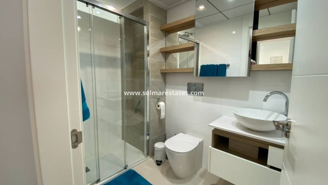 2 Zimmer Apartment zu verkaufen in Ciudad Quesada mit Pool - 299.900 € (Ref: 9369371)