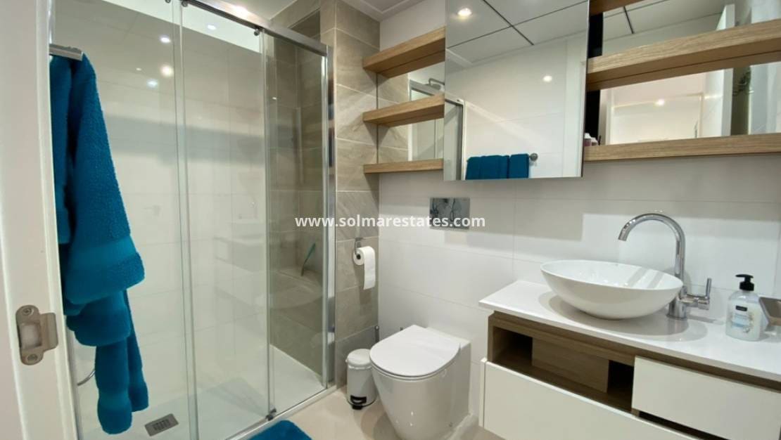 2 Zimmer Apartment zu verkaufen in Ciudad Quesada mit Pool - 299.900 € (Ref: 9369371)