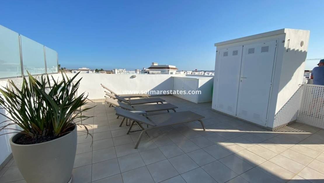 2 Zimmer Apartment zu verkaufen in Ciudad Quesada mit Pool - 299.900 € (Ref: 9369371)