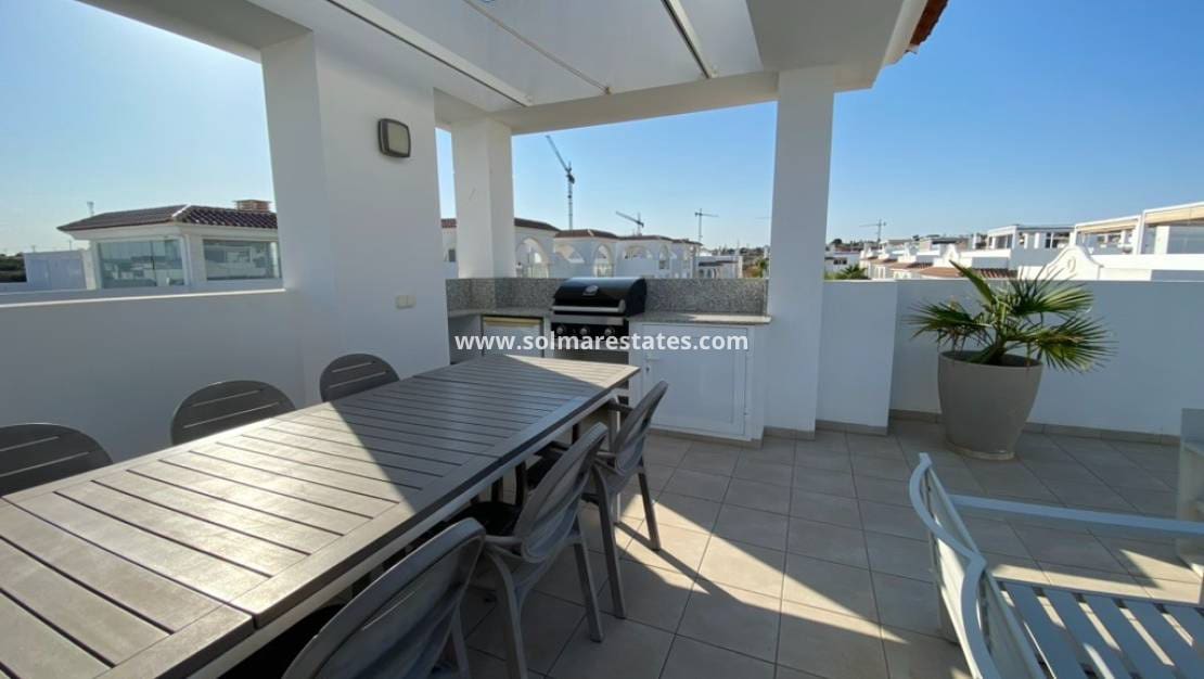 2 Zimmer Apartment zu verkaufen in Ciudad Quesada mit Pool - 299.900 € (Ref: 9369371)