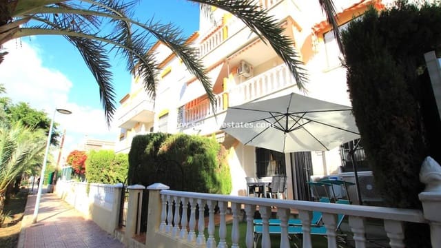 2 slaapkamer Appartement te koop in Punta Prima, Torrevieja met zwembad - € 169.500 (Ref: 9369373)