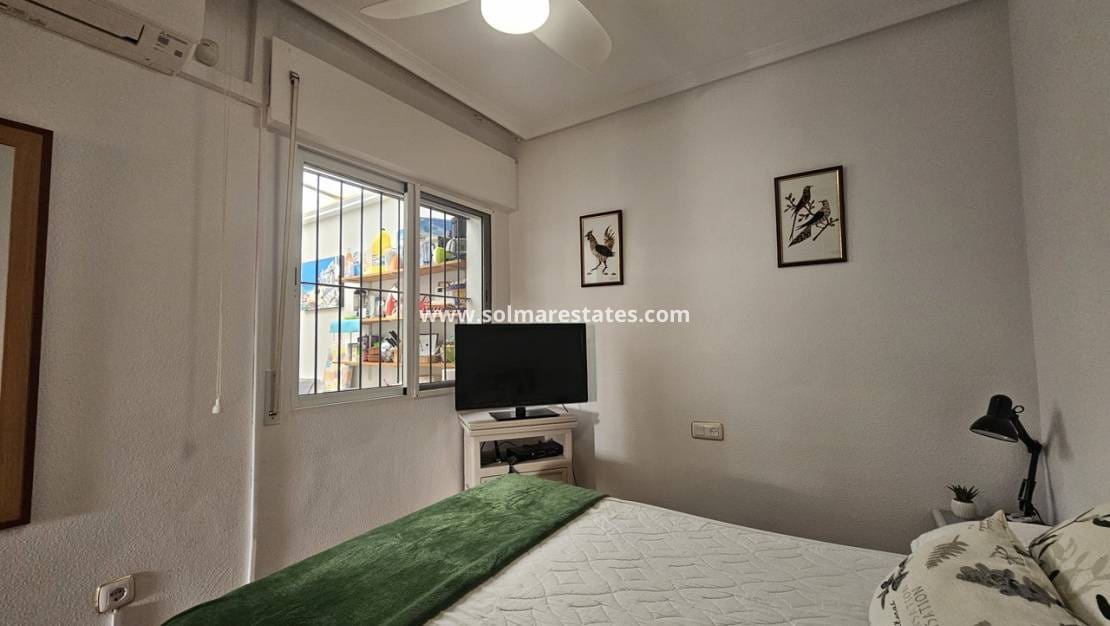 3 soveværelse Bungalow til salg i La Zenia med swimmingpool - € 349.950 (Ref: 9371179)