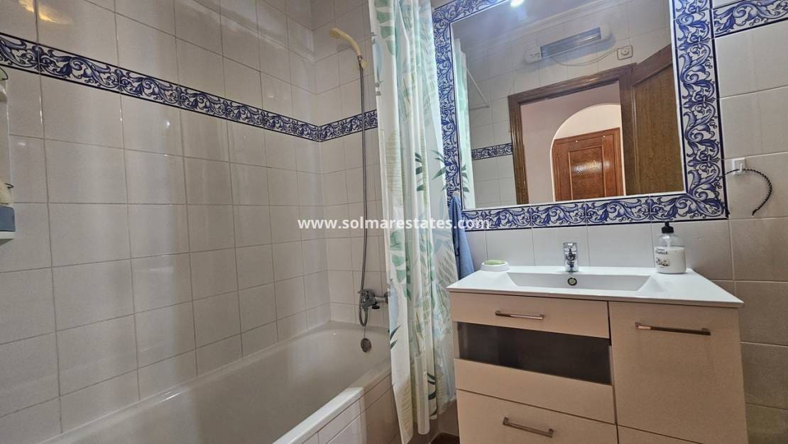 3 soveværelse Bungalow til salg i La Zenia med swimmingpool - € 349.950 (Ref: 9371179)