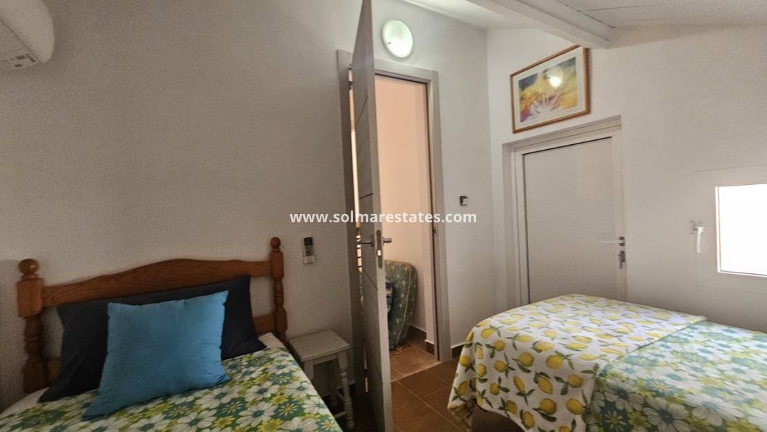 3 soveværelse Bungalow til salg i La Zenia med swimmingpool - € 349.950 (Ref: 9371179)