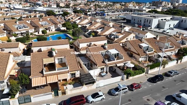 3 makuuhuone Bungalow myytävänä paikassa La Zenia, Orihuela mukana uima-altaan - 349 950 € (Ref: 9371179)