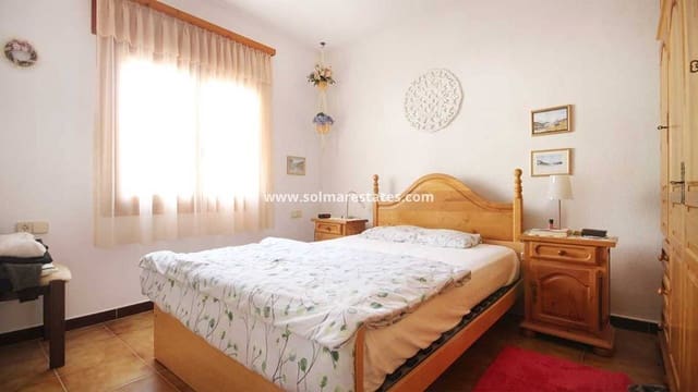 2 Zimmer Villa zu verkaufen in Villamartin, Orihuela mit Pool - 269.000 € (Ref: 9372264)