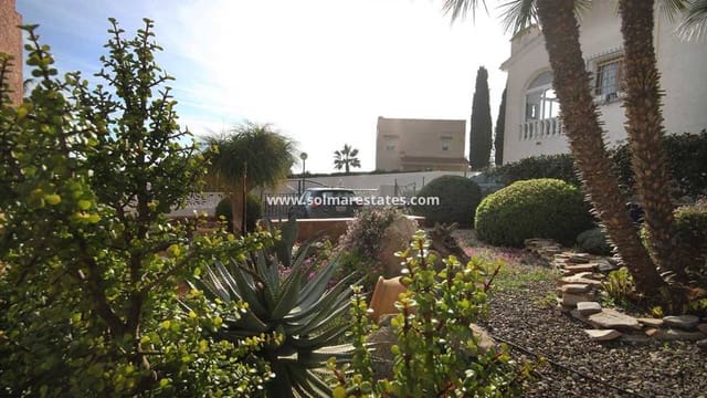 2 Zimmer Villa zu verkaufen in Villamartin, Orihuela mit Pool - 269.000 € (Ref: 9372264)