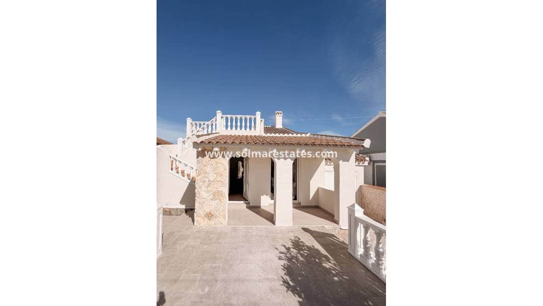 2 slaapkamer Villa te koop in Playa Flamenca met zwembad - € 379.000 (Ref: 9372266)