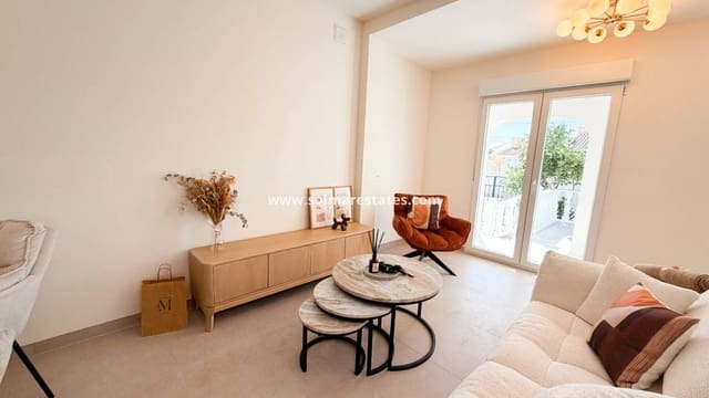 2 soverom Villa til salgs i Playa Flamenca, Orihuela med svømmebasseng - € 379 000 (Ref: 9372266)
