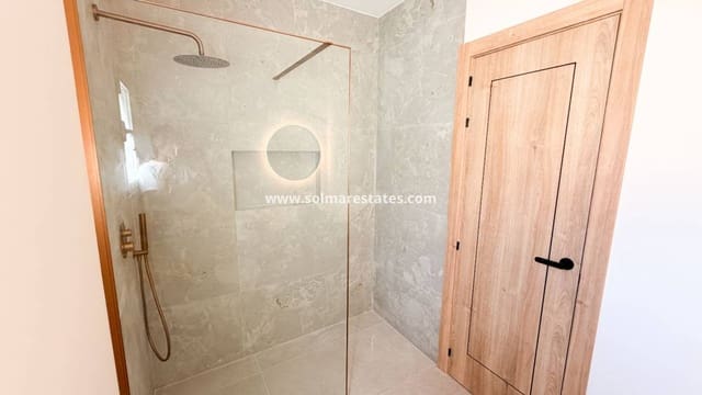 2 soverom Villa til salgs i Playa Flamenca, Orihuela med svømmebasseng - € 379 000 (Ref: 9372266)