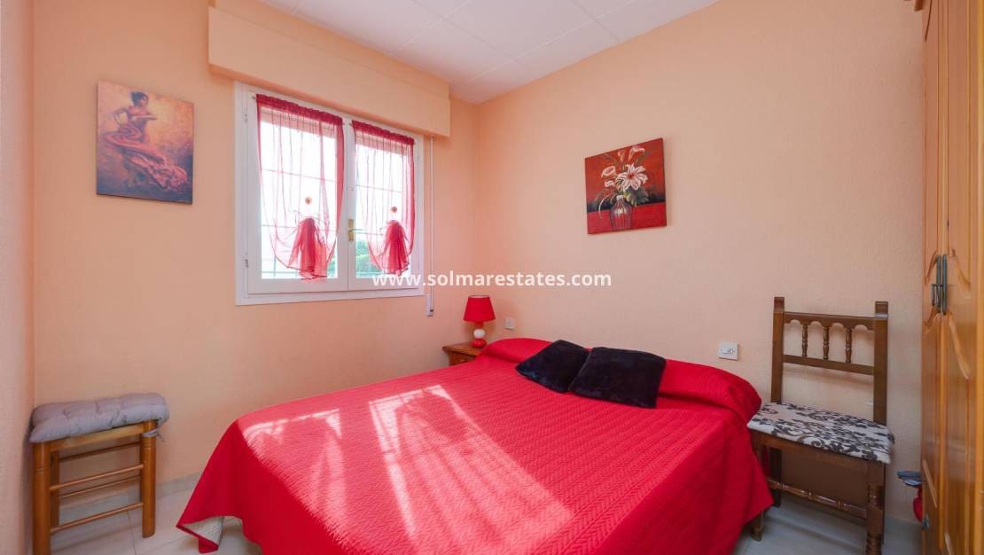 2 sypialnia Dom blizniak na sprzedaż w La Florida z basenem - 189 969 € (Ref: 9373837)