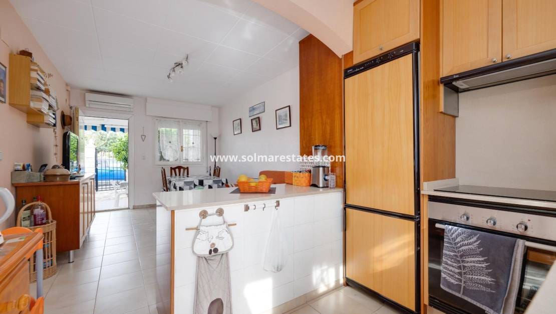 2 sypialnia Dom blizniak na sprzedaż w La Florida z basenem - 189 969 € (Ref: 9373837)