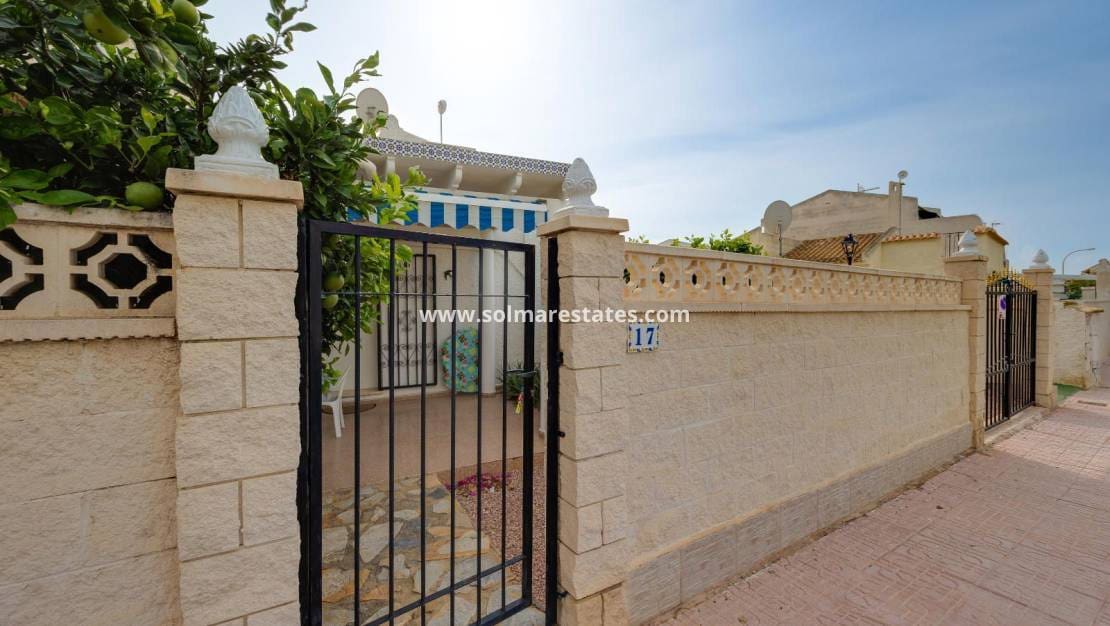 2 sypialnia Dom blizniak na sprzedaż w La Florida z basenem - 189 969 € (Ref: 9373837)