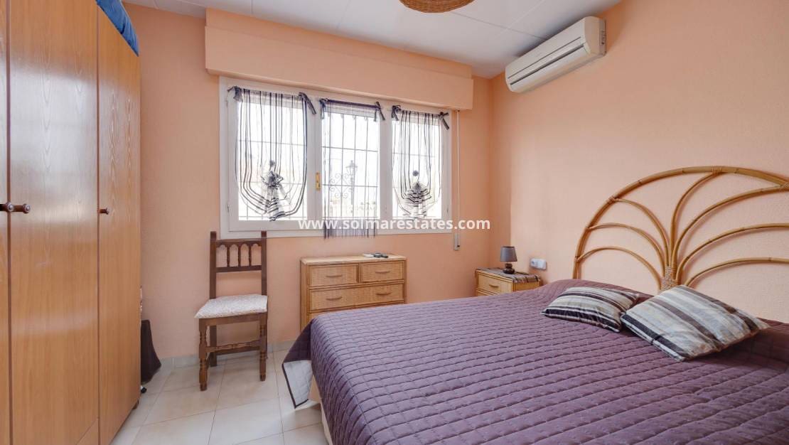 2 sypialnia Dom blizniak na sprzedaż w La Florida z basenem - 189 969 € (Ref: 9373837)