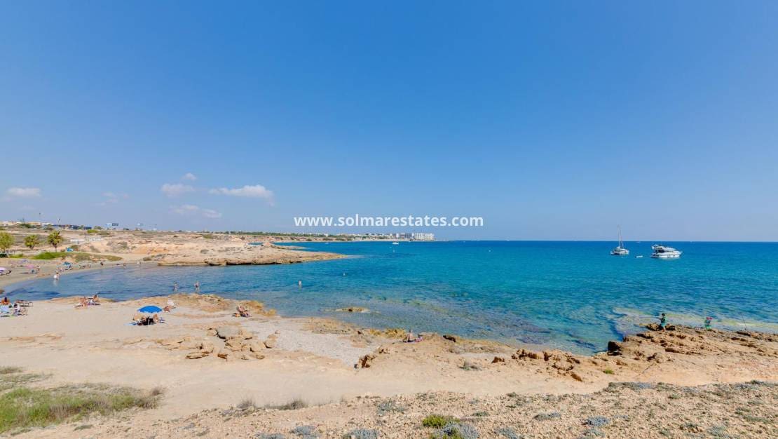 2 sypialnia Dom blizniak na sprzedaż w La Florida z basenem - 189 969 € (Ref: 9373837)