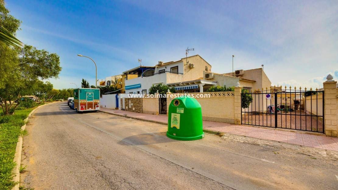 2 sypialnia Dom blizniak na sprzedaż w La Florida z basenem - 189 969 € (Ref: 9373837)