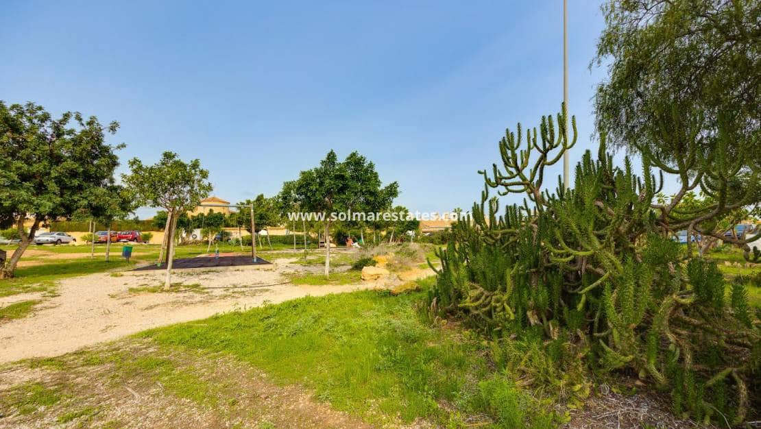 2 sypialnia Dom blizniak na sprzedaż w La Florida z basenem - 189 969 € (Ref: 9373837)