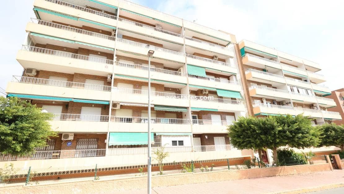 2 chambre Appartement à vendre à Punta Prima avec piscine - 144 000 € (Ref: 9376419)