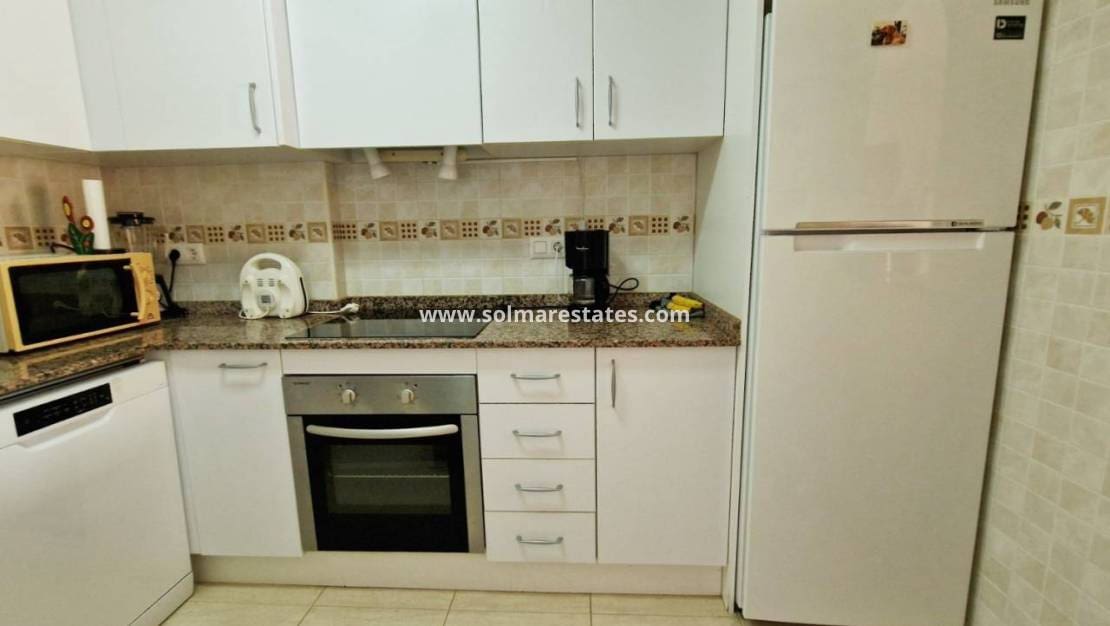 2 slaapkamer Appartement te koop in Daya Nueva met zwembad - € 125.000 (Ref: 9378117)