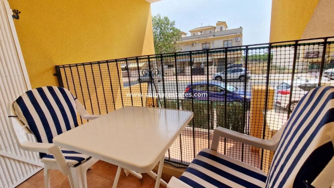 2 slaapkamer Appartement te koop in Daya Nueva met zwembad - € 125.000 (Ref: 9378117)