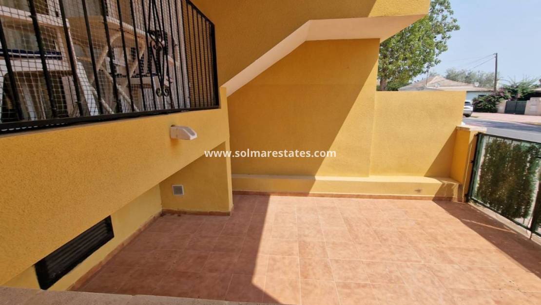 2 slaapkamer Appartement te koop in Daya Nueva met zwembad - € 125.000 (Ref: 9378117)